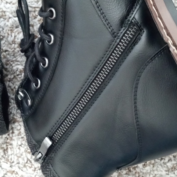 Madden NYC Devon Lace up Boot - Picture 5 of 11